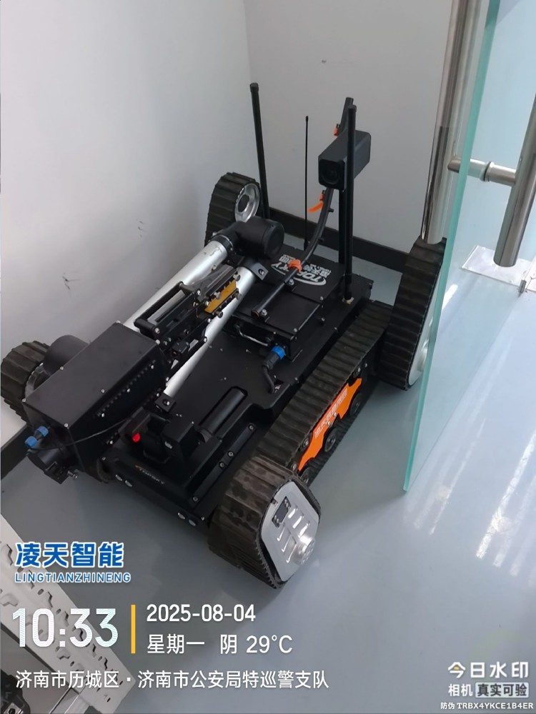 雙擺臂排爆機器人驗收.jpg